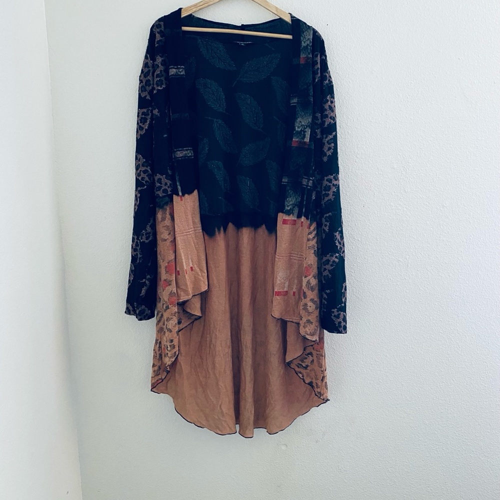 The Pyramid Collection Black and Brown Long Sleeve Dress